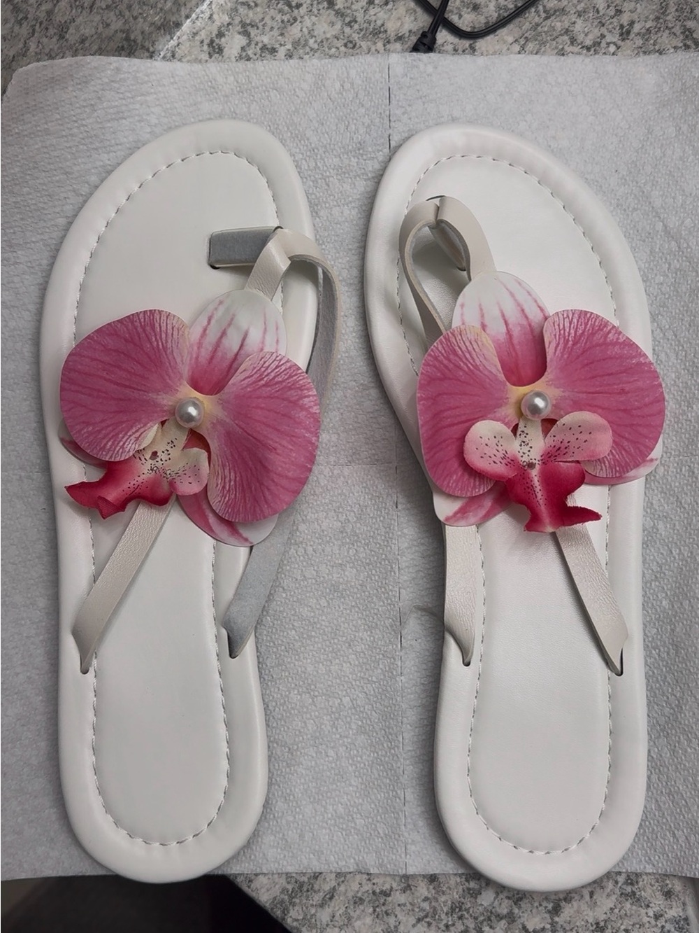 White Floral Pearl-Accent Women's Sandals